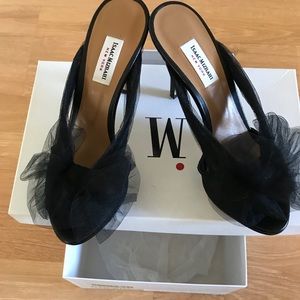 NEWLY REDUCED NEW ISAAC Mizrahi black Sandals